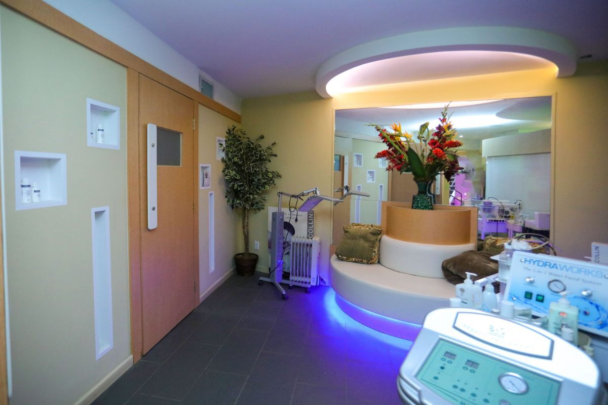 Aesthetic laser suite for cosmetic dermatology treatments in New York